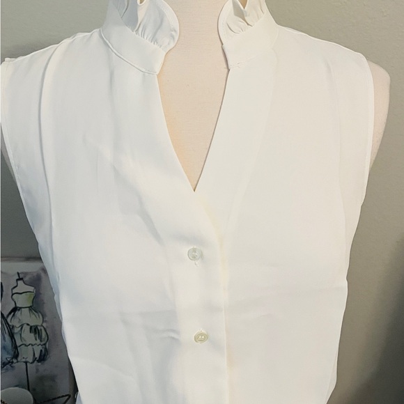 💖Ann Taylor Ruffle Neck Button Top-NWT💖 - Picture 6 of 6